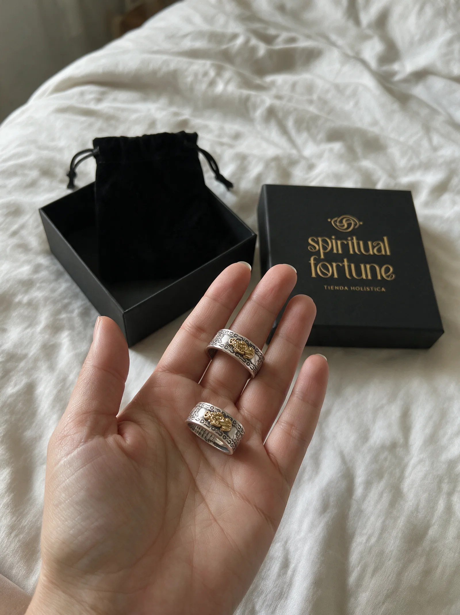 Foto de Natalia, 34 años con su Anillo Pixiu